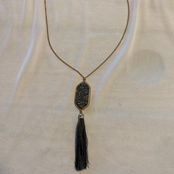 Wildflower charm/tassel necklace - Picture 3 of 5